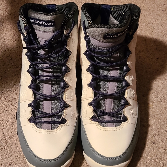 Jordan 9 Retro White Purple - Picture 2 of 4